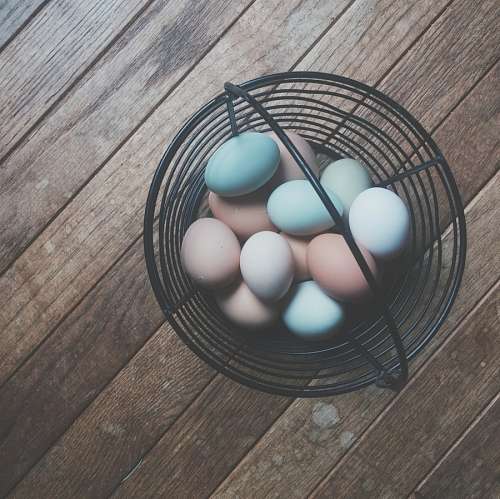 Basket with eggs