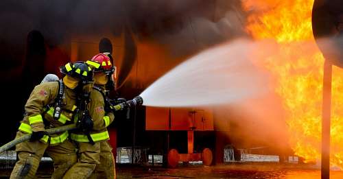 headwear Firefighters in a fire