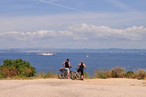 Couple giving bicycle ride