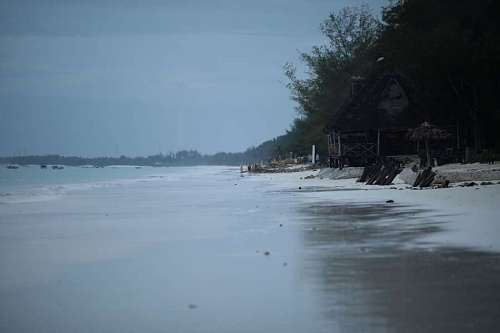 playas-de-venezuela Beautiful image of twilight near the beach of Zanzibar.