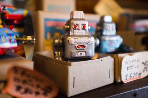 drive Old sheet metal robot toy