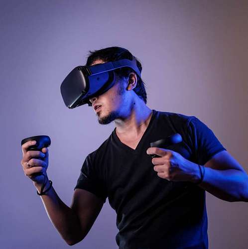 surprised-squirrel Man wearing virtual reality glasses