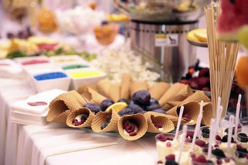 rasp Ice cream cones with fruits