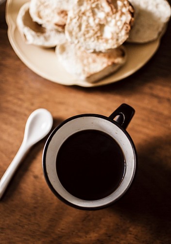 wake-up-call Coffee with toast