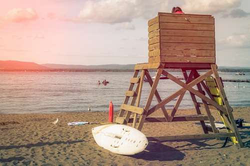 lifeguard-tower 