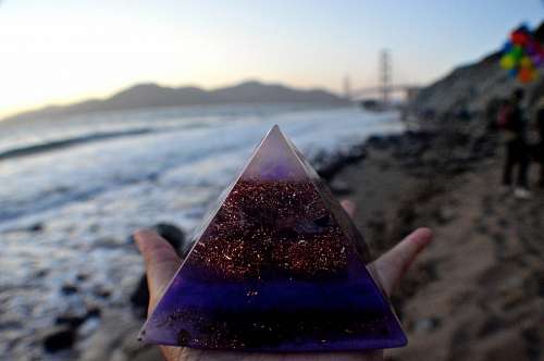 triangle-percussion-instrument pyramid