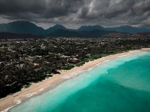 Tropical coastline with turquoise sea in Hawaii