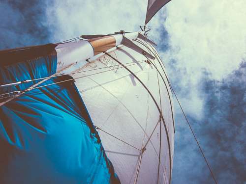 thom Sail