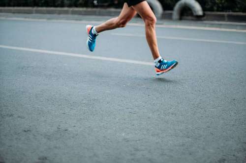 shot of a runner's low waist