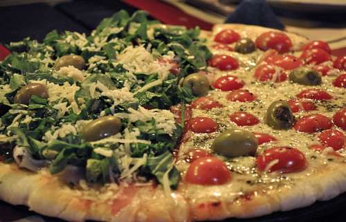 arugula  Pizza with Arugula and Cherry Tomatoes