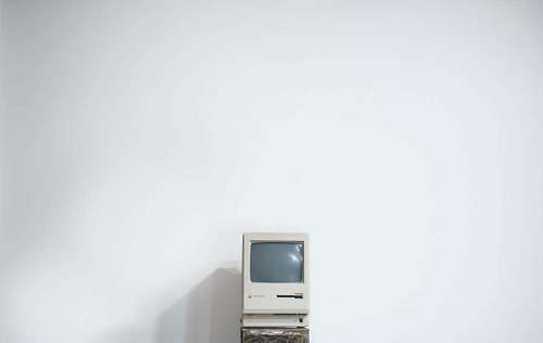 web Vintage macintosh computer