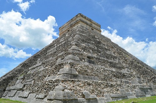mayan Ancient temple of Kukulcan, México