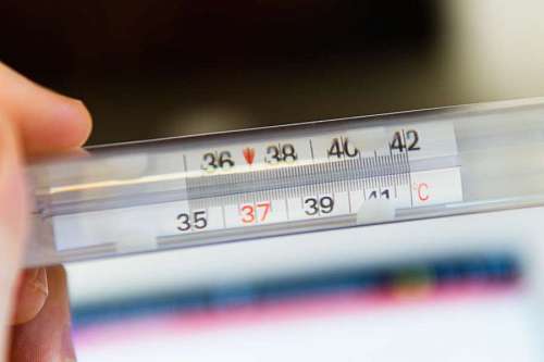 measure close-up of the units of a thermometer