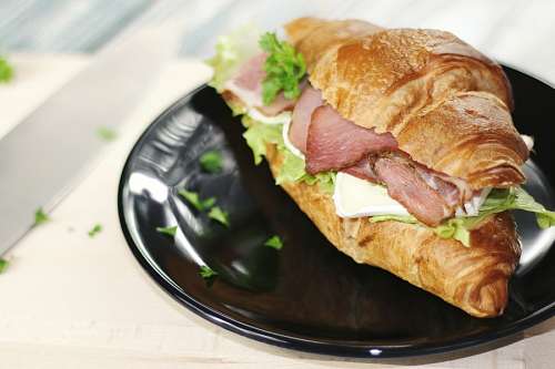 croissant Croissant with ham and cheese