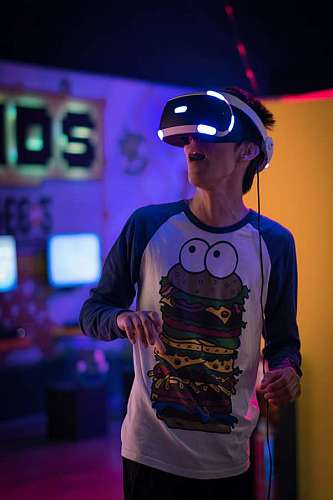 surprised-squirrel Young man with virtual reality mask surprised