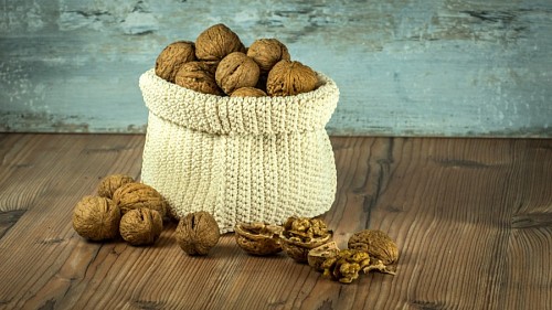 woven-fabric Nuts in woven bag