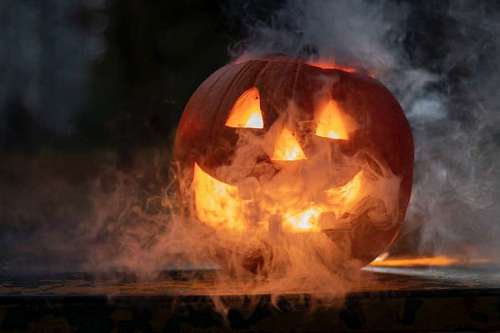fear Calabaza iluminada en Halloween