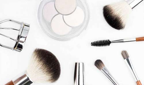 Cosmetic accessories