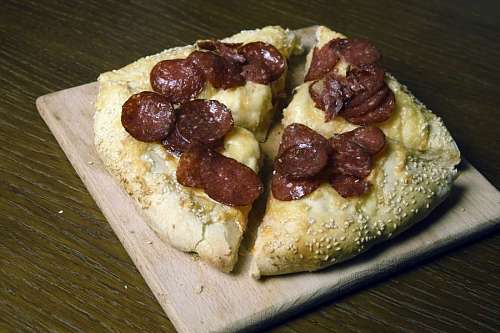 samos Samoon bread with sausages