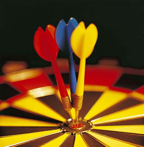 3 darts close-up in the center