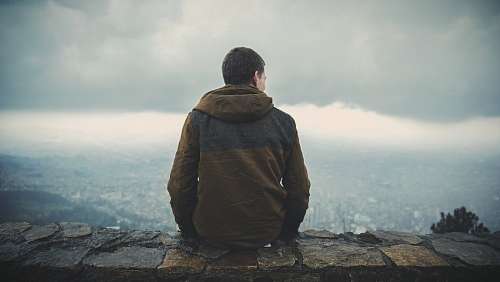 viewpoint Man watching the skyline