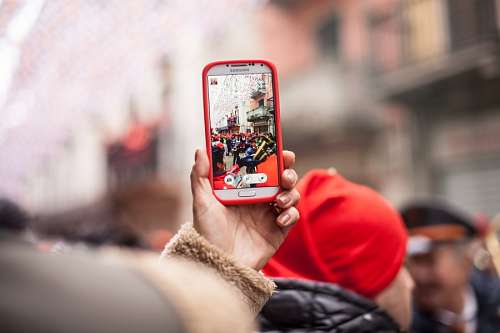 Taking pictures with cellphone