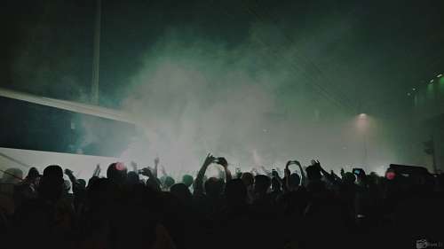recital-crowd-blue 