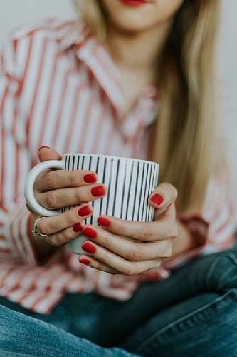 Holding mug 