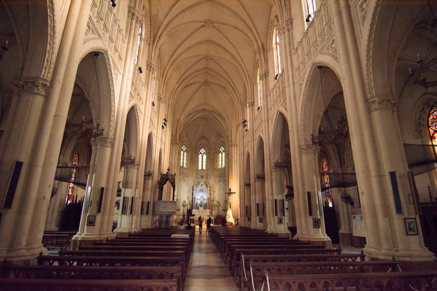 cathedral, argentina, architecture, art, church, culture, interior, religious, religion, tourism, building, landmark, travel, place, stone, old, ancient, decoration, historic, inside, capital, south, indoors, edifice, buenos, colour, aires, historical, christian, america, beautiful, built, symbol, europe, construction, color, history, federal, city, chapel, christianity, autonoma, buenos aires, worship, arch, traditional, dome, structure, illuminated, architectural