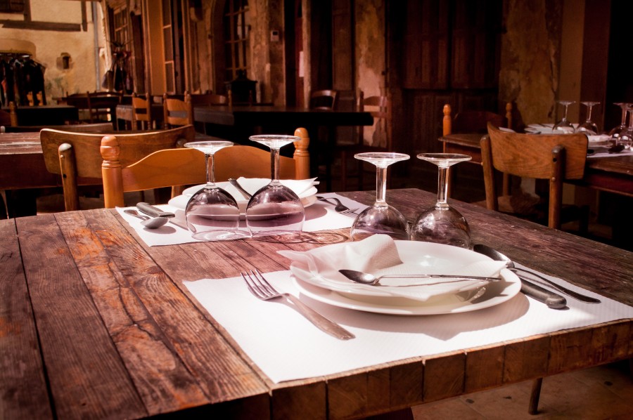 table, restaurant, nobody, empty, glasses, silverware, interior, wood, gastronomy,
