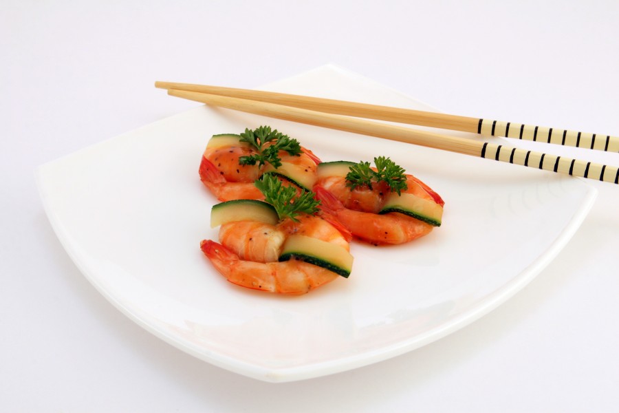 comida, sushi, plato, gourmet, pescado, alimento, japones, japon, oriental, nori, popular, almuerzo, cena, comida marina, arroz, sashimi, americano, asia, maki, salmon, variedad, langostino, palillos, camaron, 