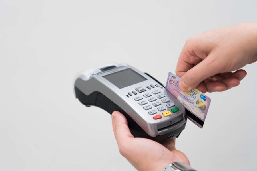 creditcard, people, pay, receive, give, money, closeup, card, customer, credit card, selling, cashpoint, hand, credit, buy, giving, shop, retail, payment, consumerism, electronic, paying, holding, seller, postnet, 