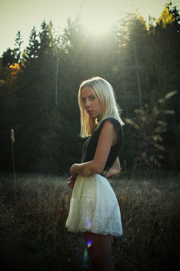 one person, people, woman, blond, blond, sunset, young, teen, landscape, sunset, sunset, gold, beauty, nature, relaxation, serenity, hair, tranquility, travel, travel, vacation, forest, idyllic,