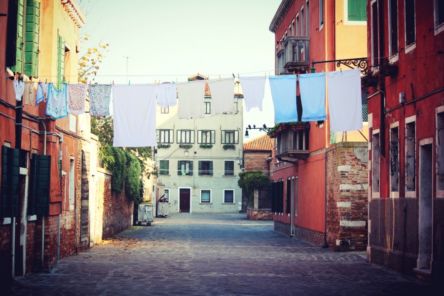 rope, clothes, hang, hanging, drying, washing, clothing, urban, city, street, neighborhood, landscape, patio, nobody, 