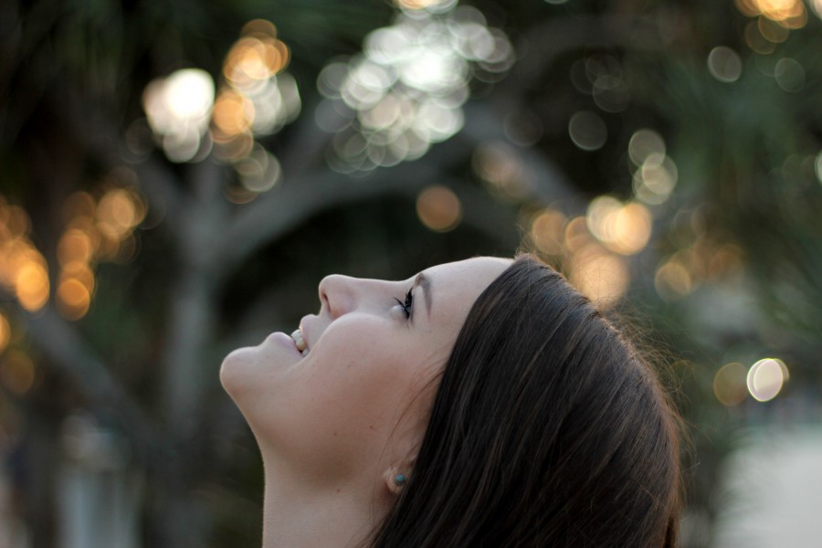woman, young, desire, concept, looking up, 20 years old, smile, joy, expectation, aim, Caucasian,
