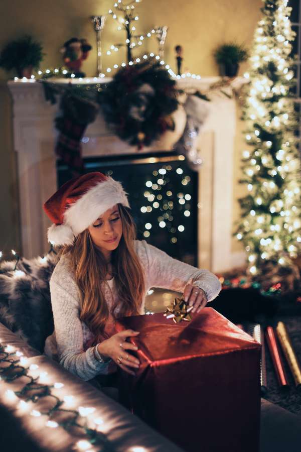 celebration, christmas, december, decoration, tradition, xmas, merry, ornaments, christmas ornaments, copy space, christmas decoration, christmastime, happiness, seasonal, beautiful, glitter, woman, gift, box, 