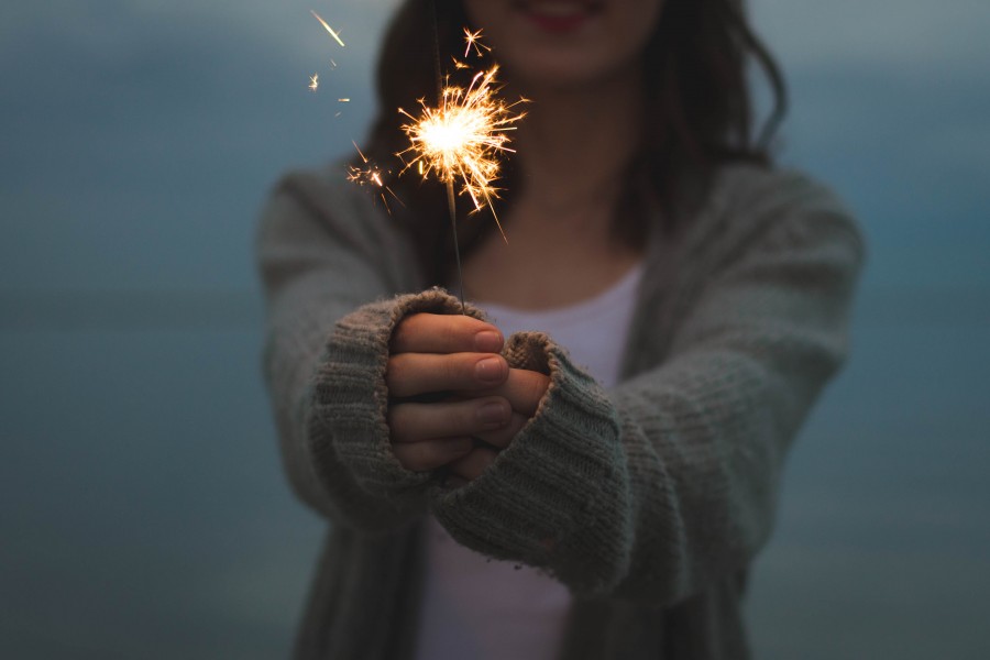 one person, people, woman, fireworks, celebration, celebration, vengala, light, young, concept, light, Celebration, beginning, happy year, happy new year, new year, happy 2017, 2017