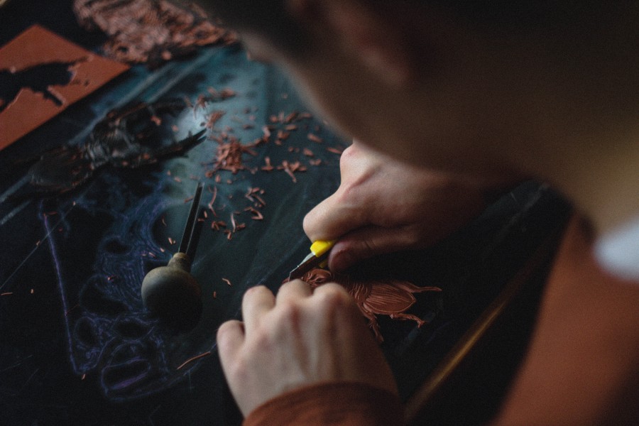 work, workshop, carved, man, person, art, craft, wood,