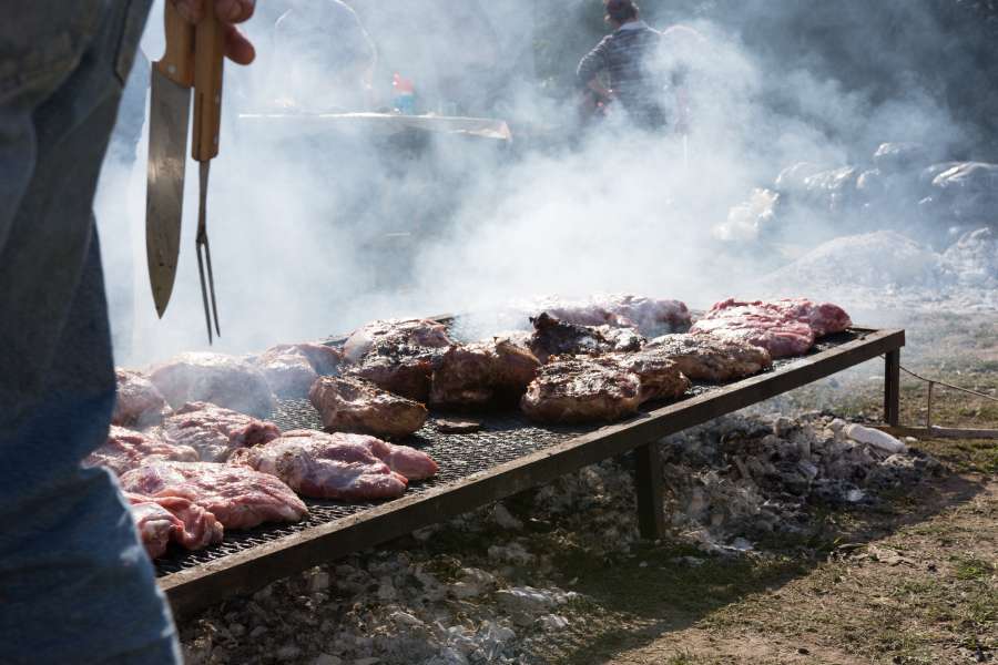 meat, grill, barbecue, beef, food, grilled, cooking, dinner, steak, fire, grilling, argentina, south america, brazil, bbq, delicious, meal, lunch, traditional, outdoor, brazilian, protein, lifestyle, fillet, gourmet, preparing, pork, restaurant, fun, eating, evening, festival, churrasco, churrasco gaucho, sunset, garden, barbeque, chef, night, tenderloin, park, ancho, picanha, costela, picnic, chorizo, hamburger, burger, friends, Cook
