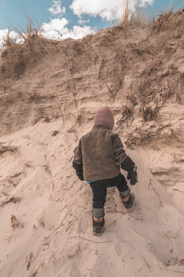 one person, people, child, outdoor, vacation, travel, travel, sand, medano, beach, dune, winter,