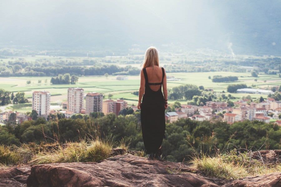splitshire, one person, people, woman, outdoor, young, blond, blonde, dress, black, concept, freedom, relaxation, town,