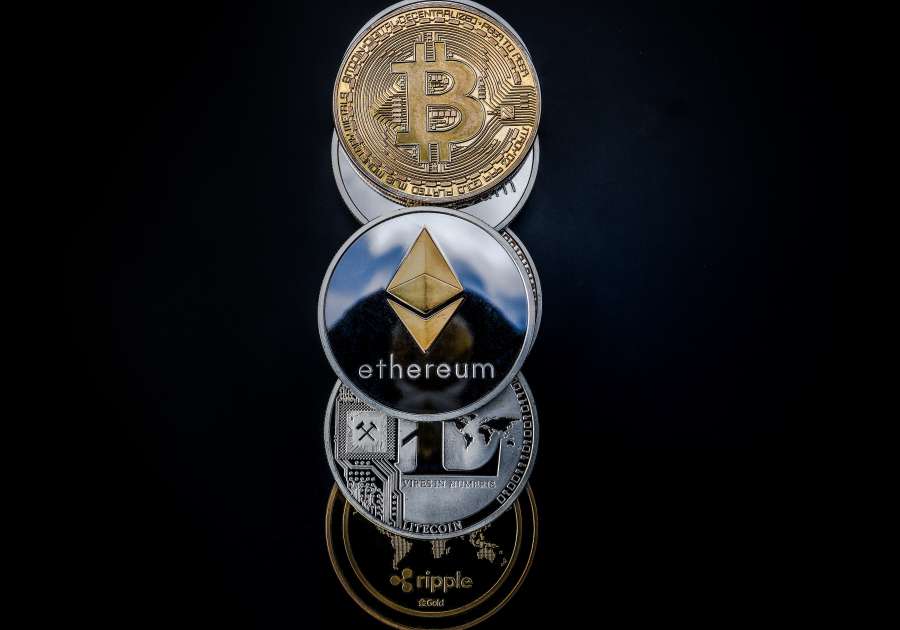 bitcoin, business, currency, money, virtual, coin, cryptocurrency, digital, exchange, crypto, concept, trade, blockchain, gold, economy, finance, banking, bit, golden, cryptography, payment, electronic, financial, internet, mining, cash, bank, btc, background, technology, symbol, market, pay, web, commerce, global, computer, investment, buy, international, e-commerce, value, anonymous, wallet, savings, network, bit-coin, ethereum, litecoin, 