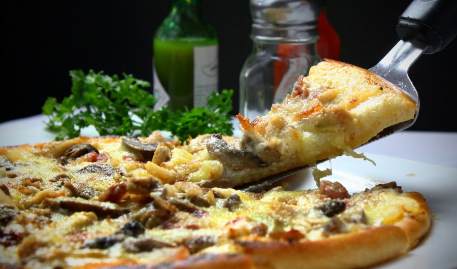 pizza, food, italian, close-up, cheese, mozzarella, restaurant, serving, mushrooms, mozzarella
