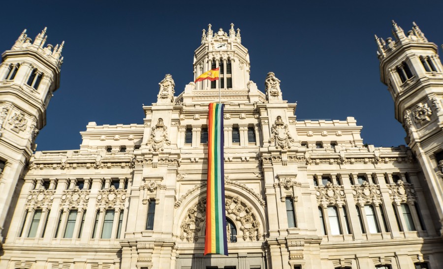 gay flag, rainbow flag, monument, madrid, architecture, spain, building, palace, colossal, perspective, city, europe, urban landscape, cybele monument, facade, free pictures, images of gay men, gay pride, gender equality, homesexualidad, lesbian, transgender, bisexual, gay men free photos