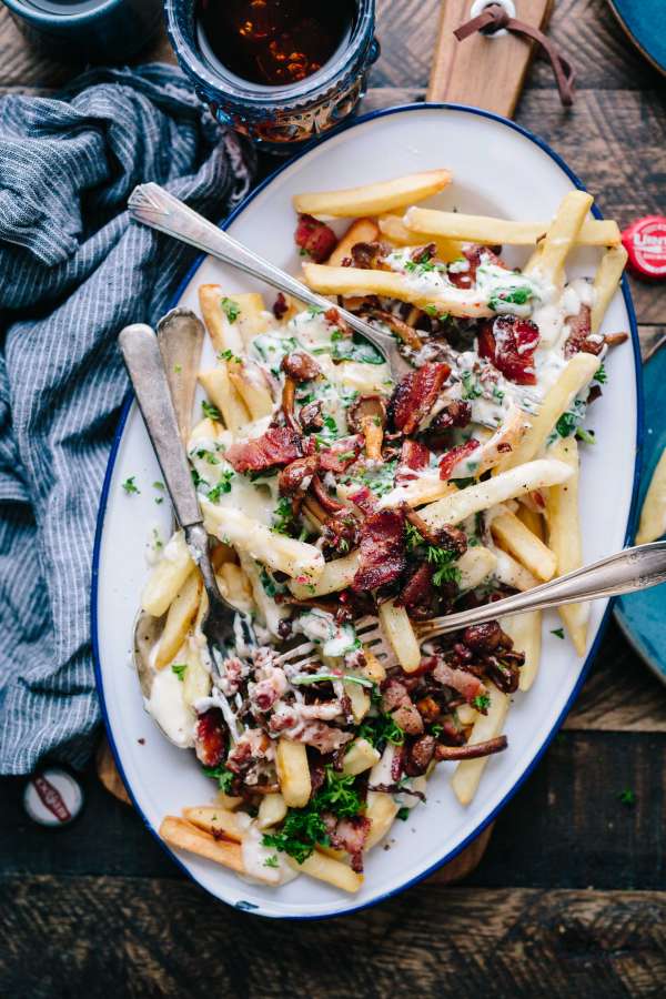 food, tray, plate, potato chips, sauce, bacon, bacon, cream, cheese, gourmet, potatoes, canes,