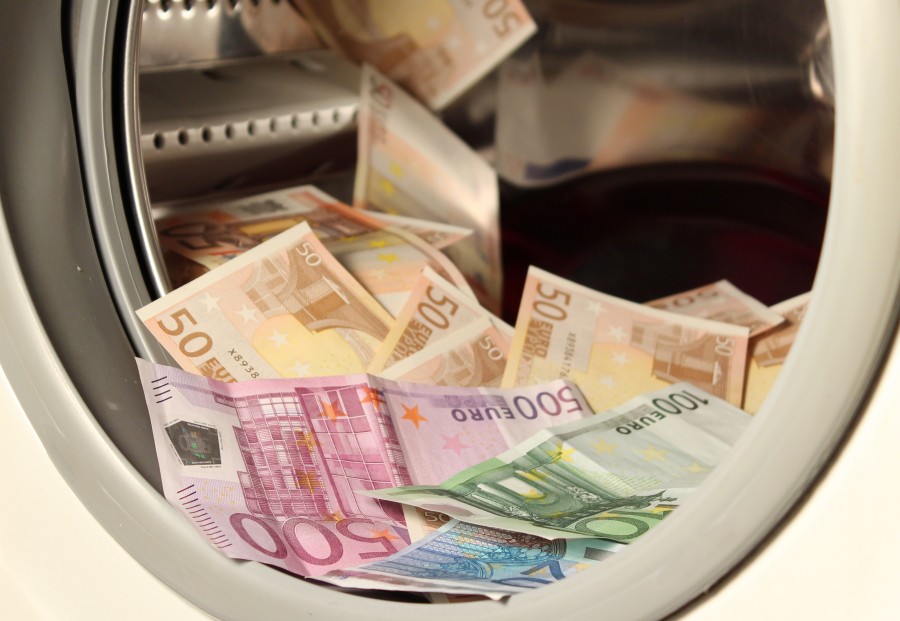 euro, euros, economy, finance, finance, concept, washing, washing, money, corrupt, corruption, bribery, dirty, ticket, tickets, doubtful, crime, escape,