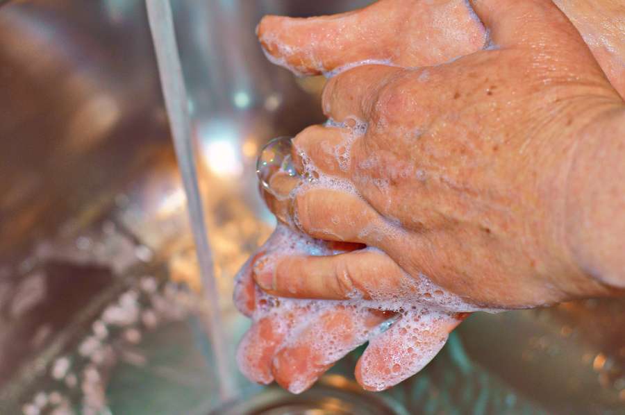 Man, one person, people, hands, wash, washing, washing, soap, detergent, foam, hygiene, protection, water, tap, virus, covid-19,