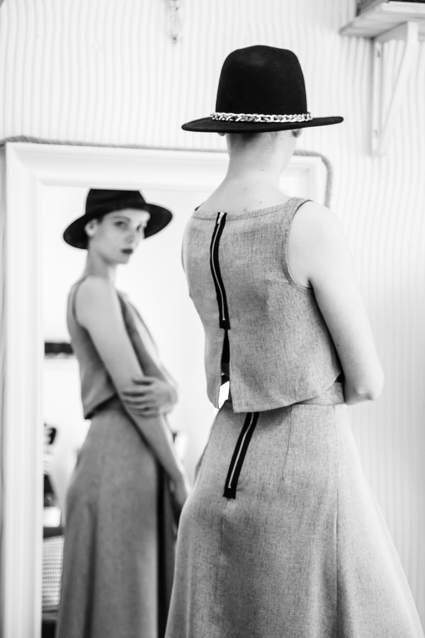 woman, mirror, fashion, beauty, self-esteem, model, 20, dress, black and white, one person, people, hat,