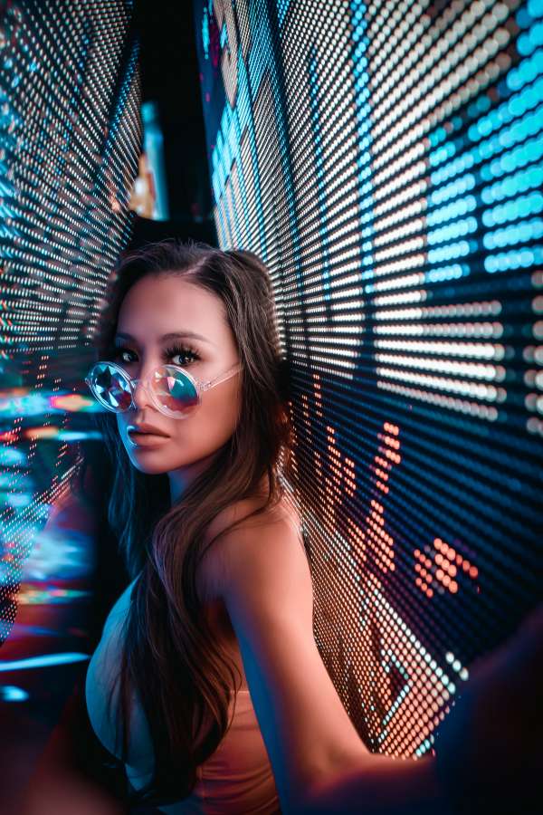young, woman, female, glasses, modern, attractive, happy, beautiful, pretty, girl, portrait, person, adult, model, people, confident, lady, cheerful, caucasian, successful, camera, fashion, white, casual, happiness, smart, student, looking at camera, joy, style, looking, hair, technology, professional, lifestyle, background, face, cute, beauty, charming, trendy, cool, eyeglasses, concept, intelligent, tech, skin, beautiful attractive, lifestyle studio, lifestyle youth, modern stylish