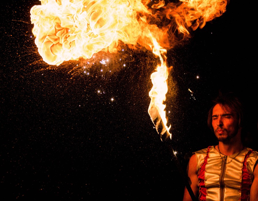 juggling, juggling, fire, art, work, one person, people, man, young, 20 years, 30 years, danger, risk, fireball, black background, skills,